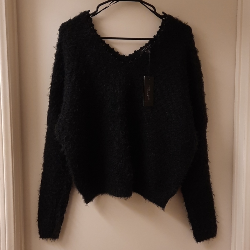 NWT, Romeo + Juliet Couture Pull Over Sweater